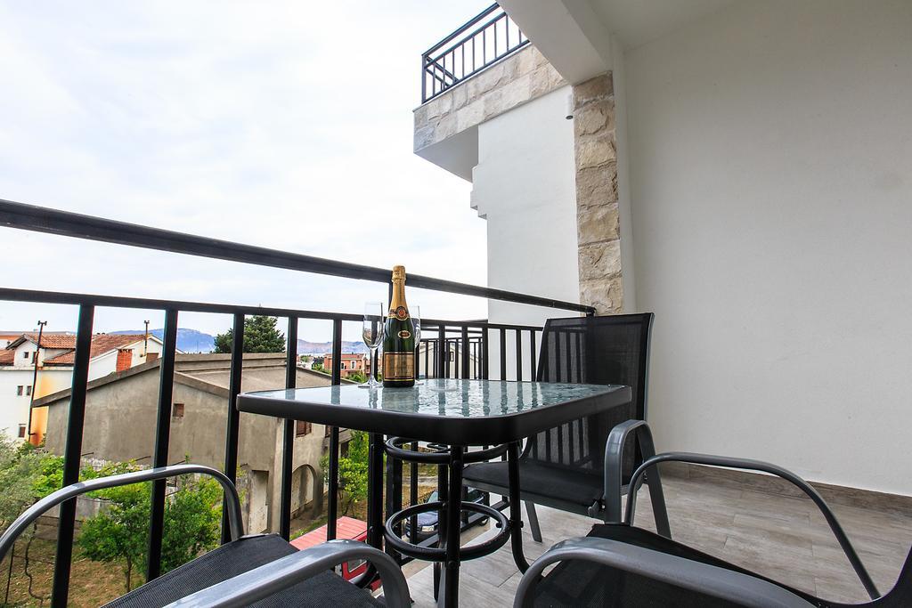 Apartments Saric Бар Экстерьер фото